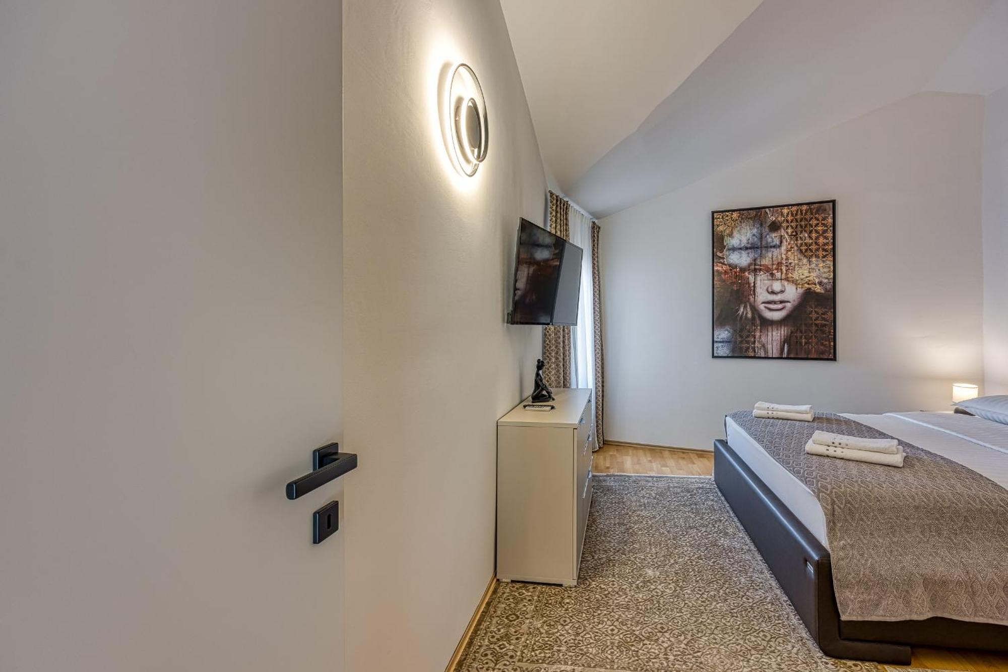Sara Luxury In City Center Porec Esterno foto